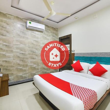 Oyo 67345 Hotel Anjani Inn Naroda Εξωτερικό φωτογραφία