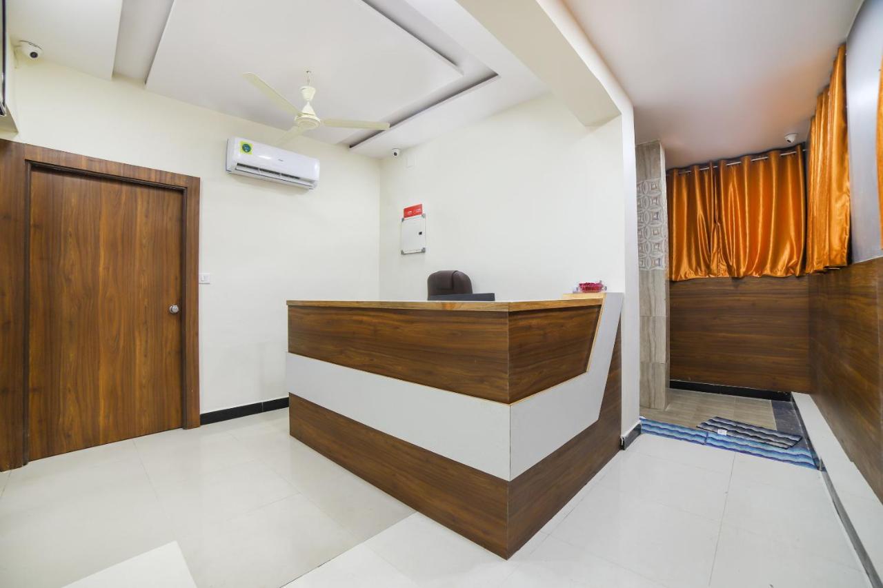 Oyo 67345 Hotel Anjani Inn Naroda Εξωτερικό φωτογραφία